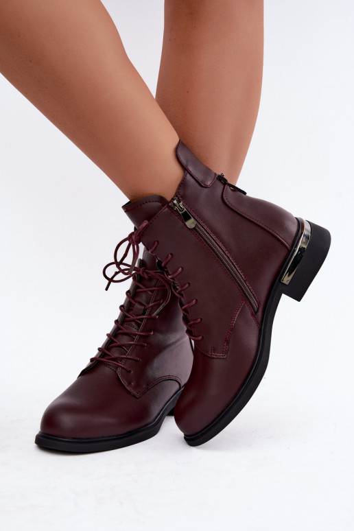 Botins de couro isolados com saltos largos na cor bordô Vinceza 86450