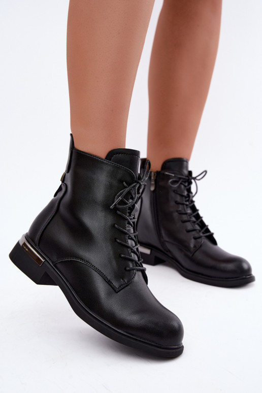 Botins de couro isolados com saltos largos na cor preta Vinceza 86450