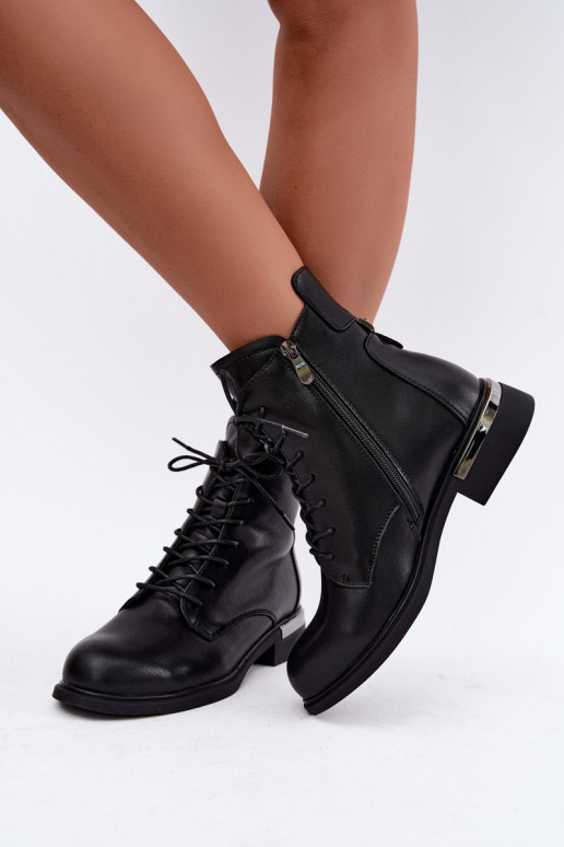 Botins de couro isolados com saltos largos na cor preta Vinceza 86450