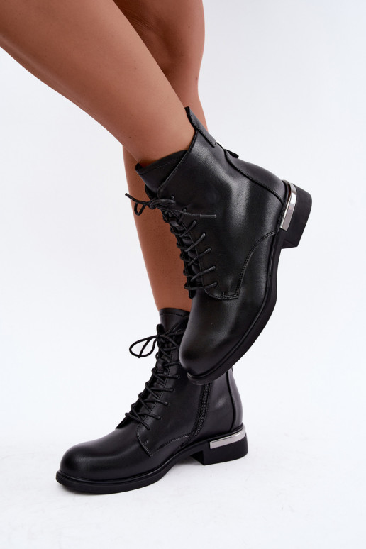 Botins de couro isolados com saltos largos na cor preta Vinceza 86450