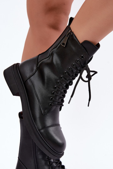Botins de couro isolados tipo botas na cor preta Vinceza 86443