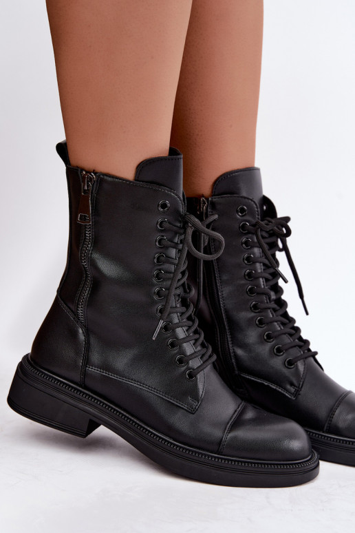 Botins de couro isolados tipo botas na cor preta Vinceza 86443