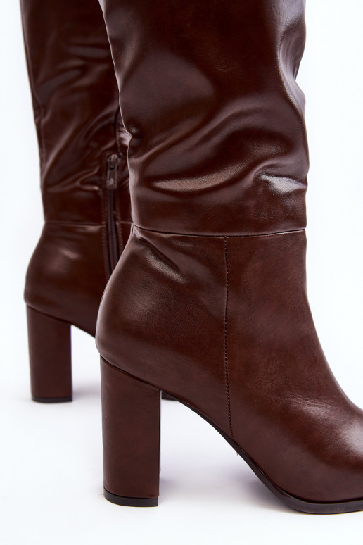 Botas marrons femininas até o joelho com salto Fiminna