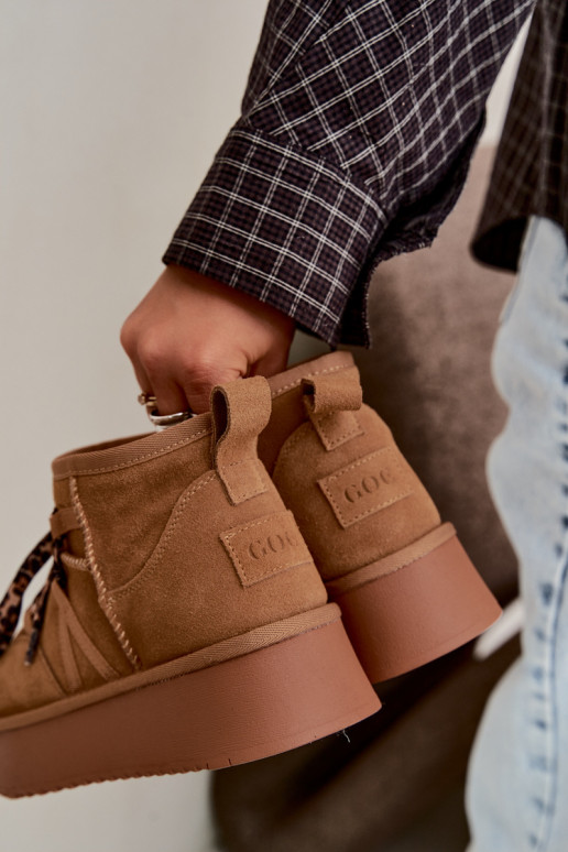 Botas de neve de camurça sintética marrom com plataforma e detalhes elegantes GOE UU2N4920
