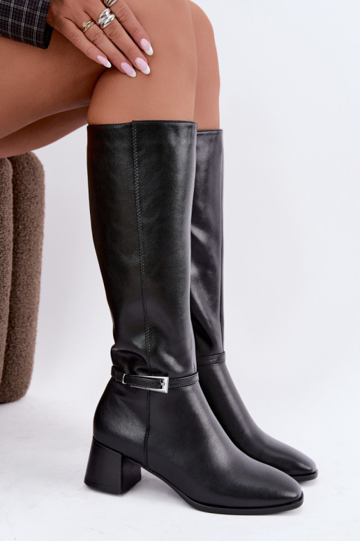 Botas altas pretas de couro isoladas com saltos e fivelas Sergio Leone KZ-31