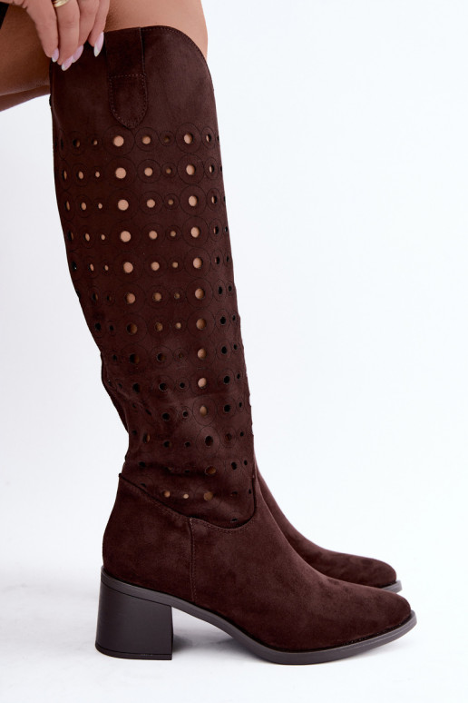 Botas altas com elementos perfurados Kireya chocolate