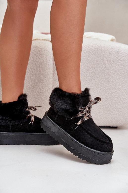 Botas de neve baixas com plataforma e pelo em preto Neathren