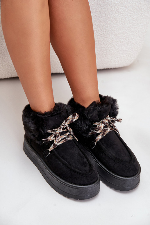 Botas de neve baixas com plataforma e pelo em preto Neathren