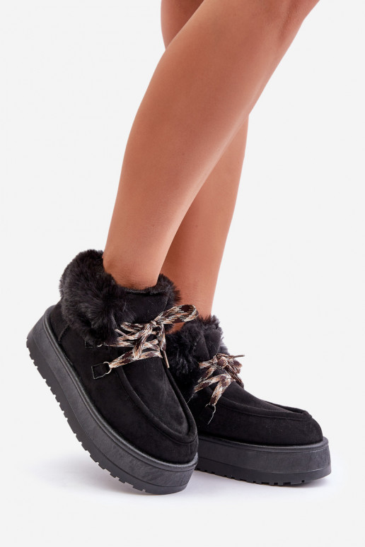 Botas de neve baixas com plataforma e pelo em preto Neathren