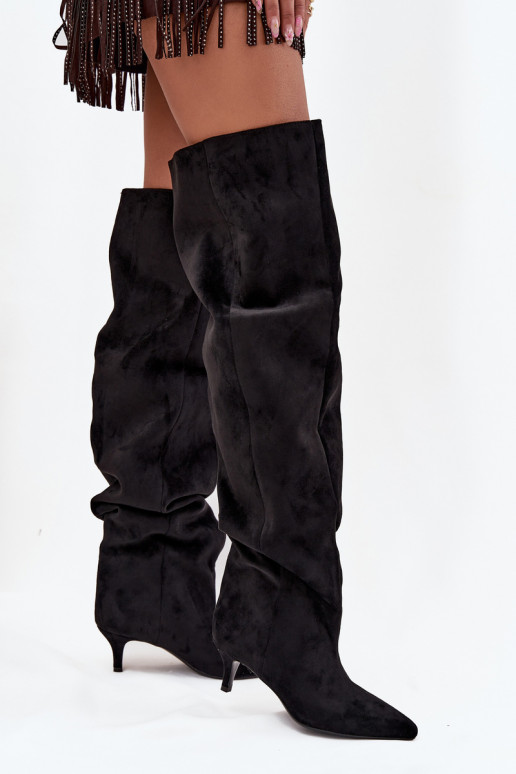 Botas acima do joelho femininas slip-on com salto fino em preto Ysolienne