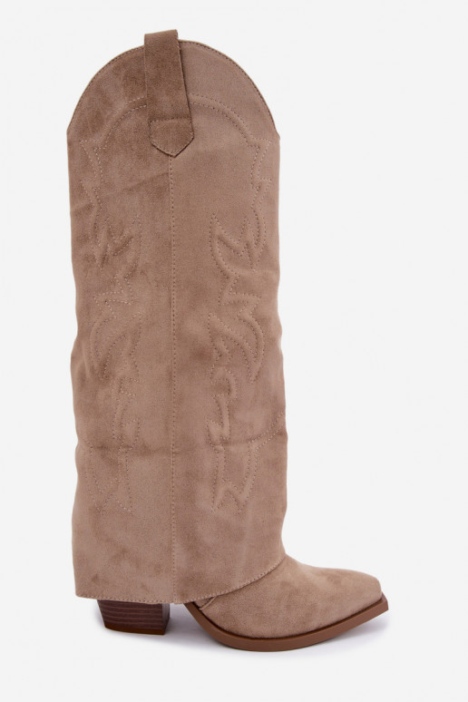 Botas femininas de cano alto estilo cowboy com salto e cano bordado na cor areia Terise