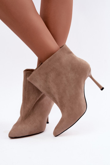 Botins slip-on com saltos finos em cor de areia Kamea 2
