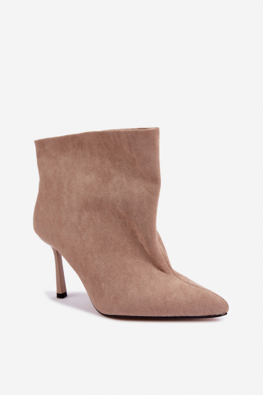 Botins slip-on com saltos finos em cor de areia Kamea