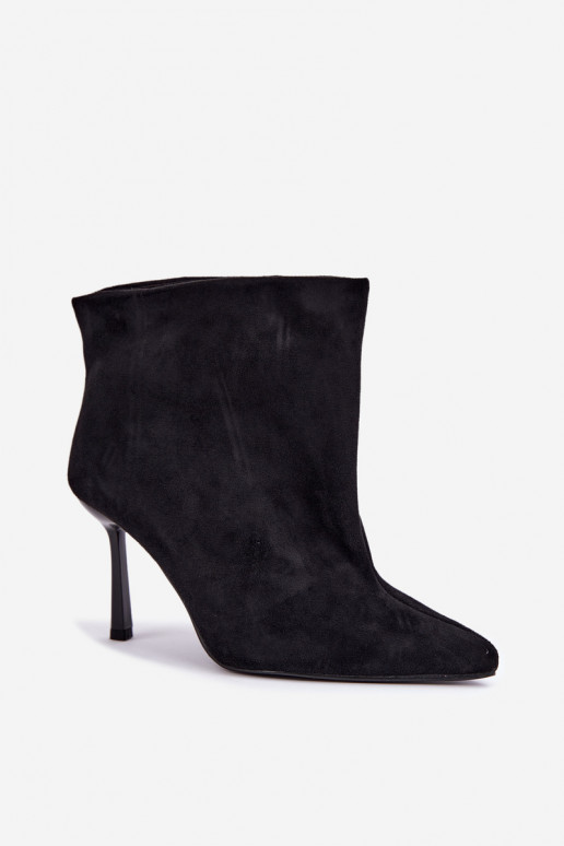 Botins slip-on com saltos finos em preto Kamea