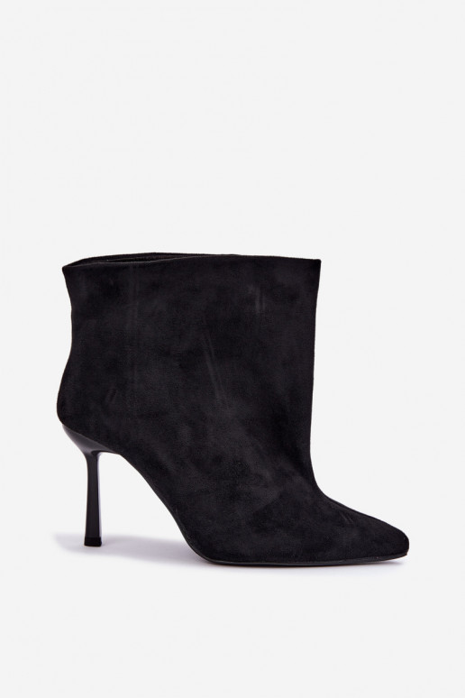 Botins slip-on com saltos finos em preto Kamea