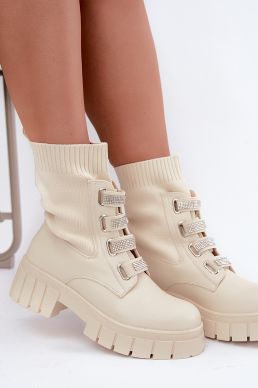 Botins quentes com elementos decorativos em cor de areia Giavelle