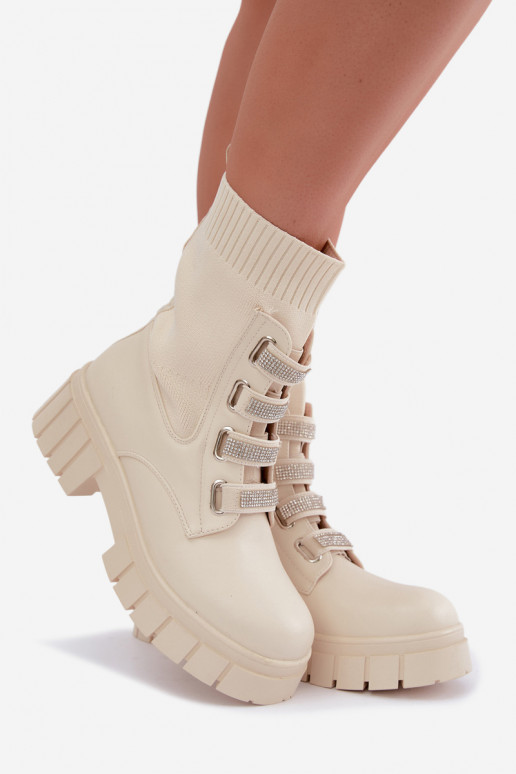 Botins quentes com elementos decorativos em cor de areia Giavelle