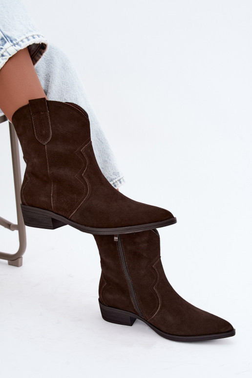 Botas de cowboy em camurça na cor chocolate com salto baixo Delsa
