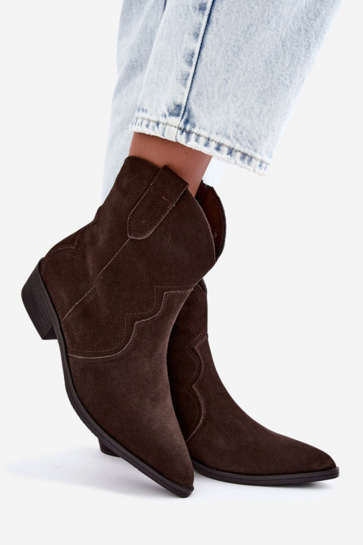 Botas de cowboy em camurça na cor chocolate com salto baixo Delsa