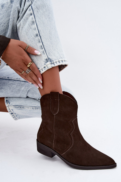 Botas de cowboy em camurça na cor chocolate com salto baixo Delsa