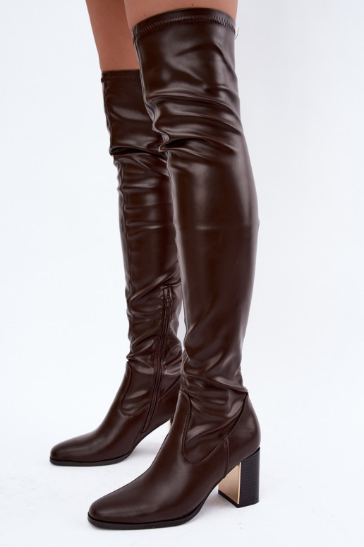 Botas acima do joelho na cor chocolate com salto Primelle