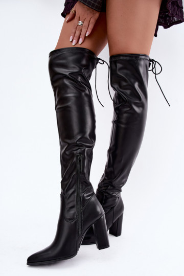 Botas acima do joelho na cor preta com salto Primelle