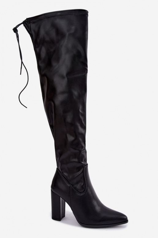 Botas acima do joelho na cor preta com salto Primelle