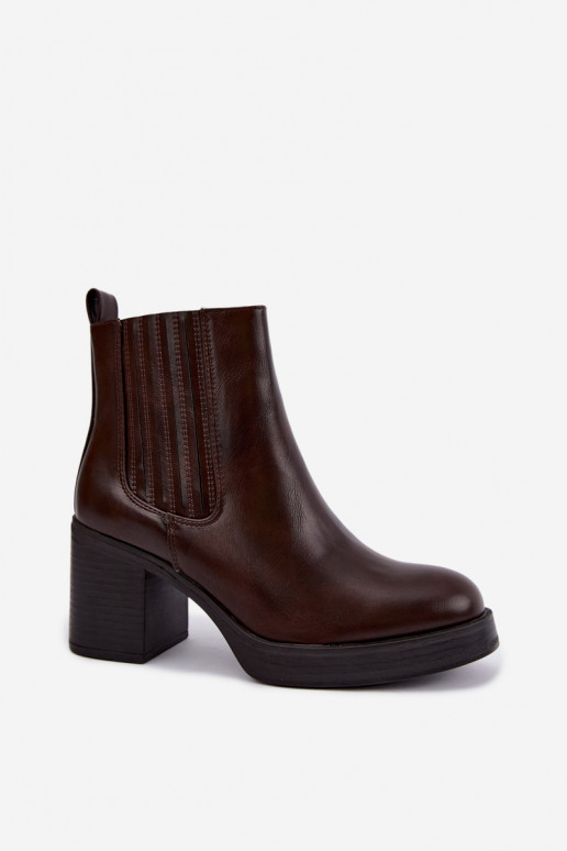 Botins quentes na cor chocolate com salto Gisandra