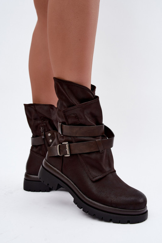 Botins femininos de chocolate com tiras e fivelas Dianelle
