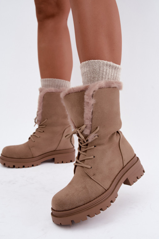 Botins quentes na cor areia com atacadores e pelo por dentro Heloise