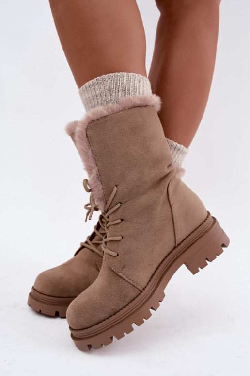 Botins quentes na cor areia com atacadores e pelo por dentro Heloise