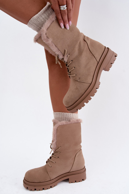 Botins quentes na cor areia com atacadores e pelo por dentro Heloise