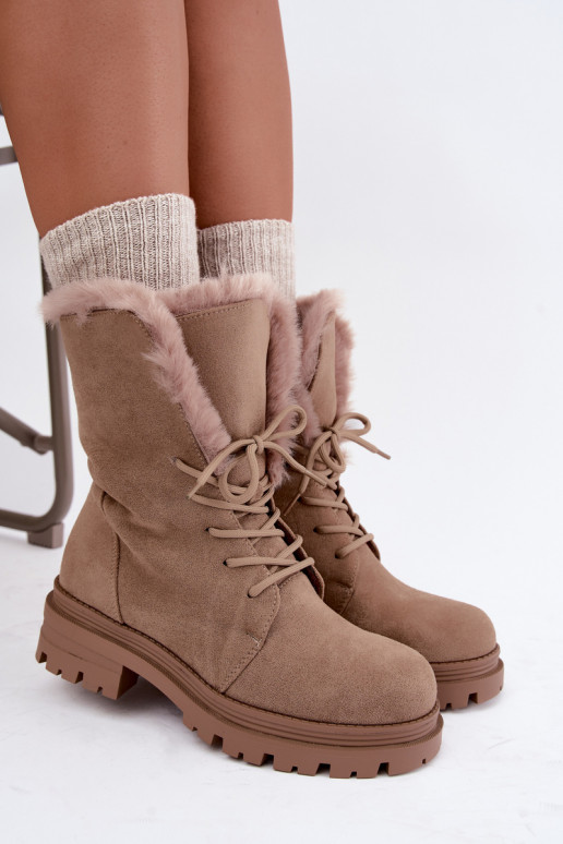 Botins quentes na cor areia com atacadores e pelo por dentro Heloise