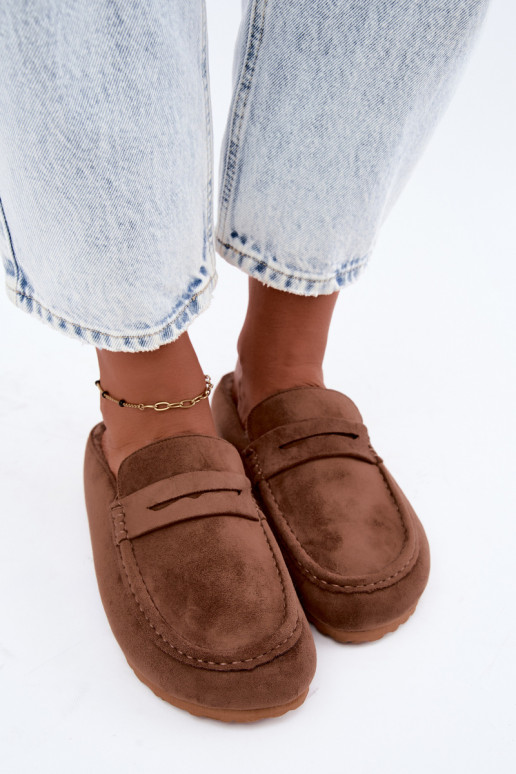 Mocassins femininos com salto aberto, forrados por dentro, na cor marrom Sabrielle