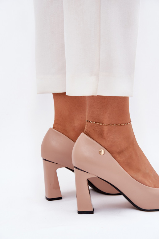 Sapatos de salto de estilo elegante Vinceza 62221 na cor areia