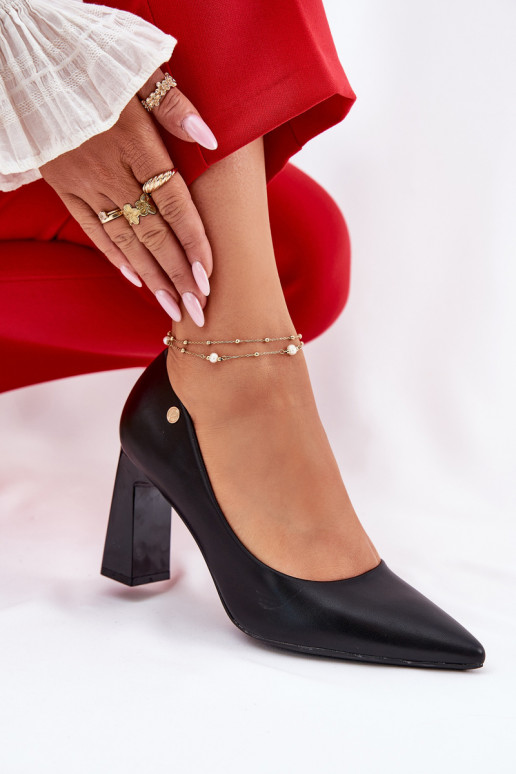 Sapatos de salto de estilo elegante Vinceza 62221 na cor preta