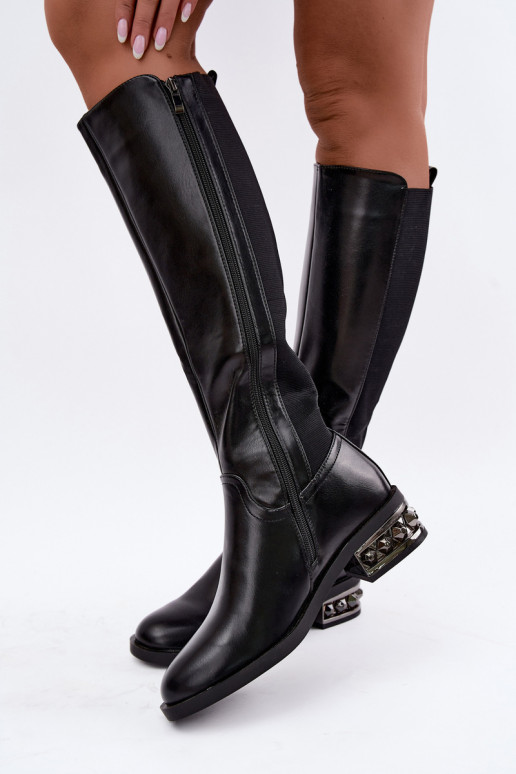 botas altas forradas com saltos e bonitos detalhes na cor preta Emani