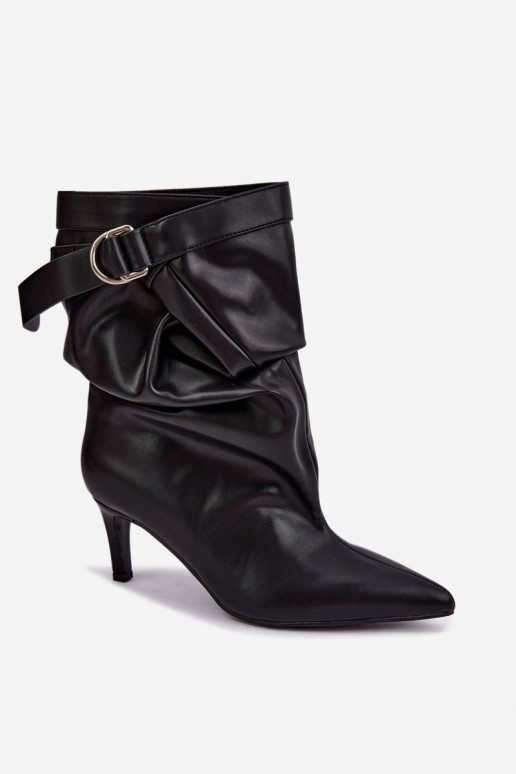 botins slip-on com saltos finos e tiras na cor preta Soreya