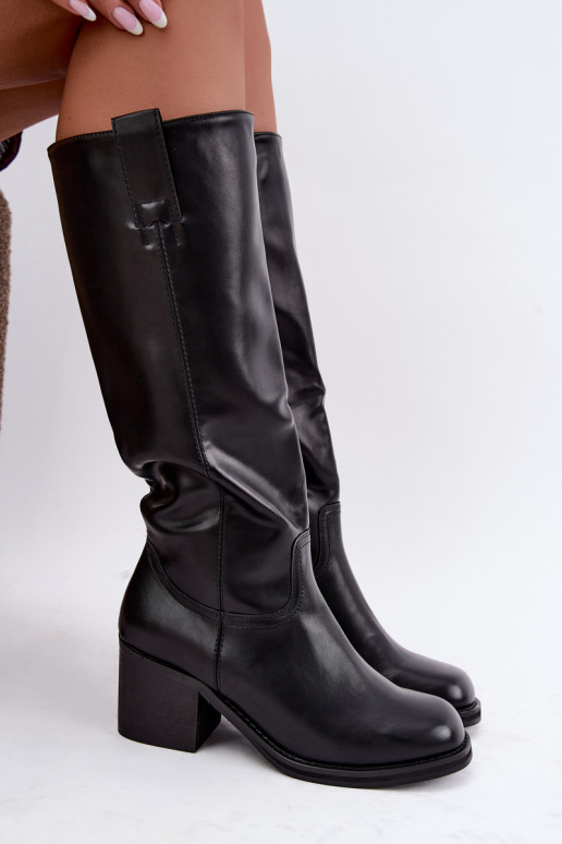 botas altas forradas com salto na cor preta Perrisa