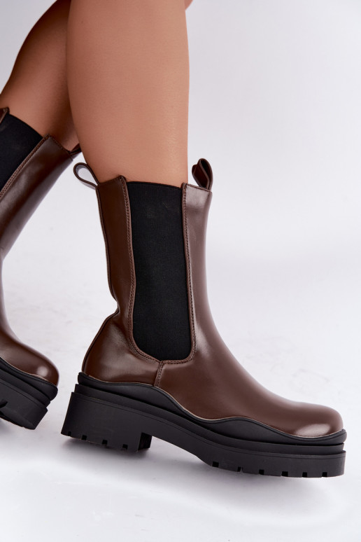 botins elegantes forrados com plataforma na cor castanha Rissana