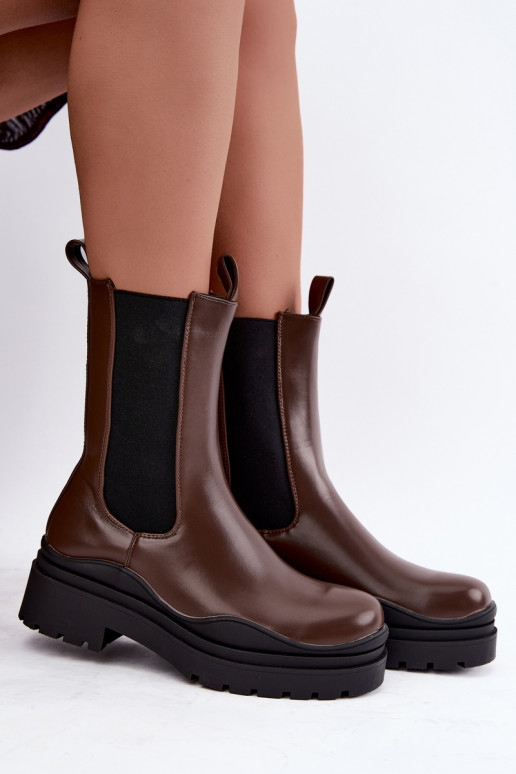 botins elegantes forrados com plataforma na cor castanha Rissana