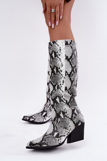 botas altas forradas estilo cowboy com padrões de cobra na cor preta Bellina 2