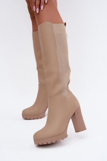 Botas longas de areia isoladas com saltos Hespera 2