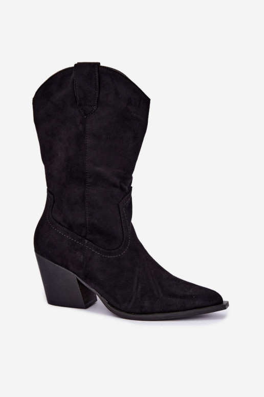 Botins pretos isolados em estilo cowboy com saltos Serenza