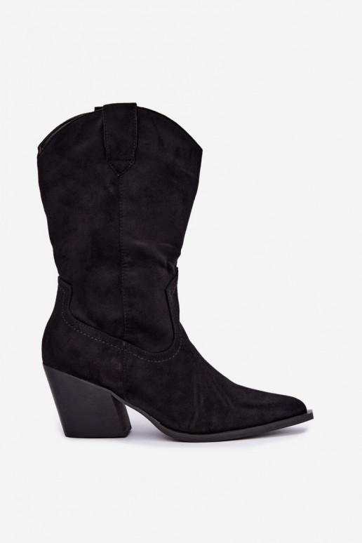 Botins pretos isolados em estilo cowboy com saltos Serenza