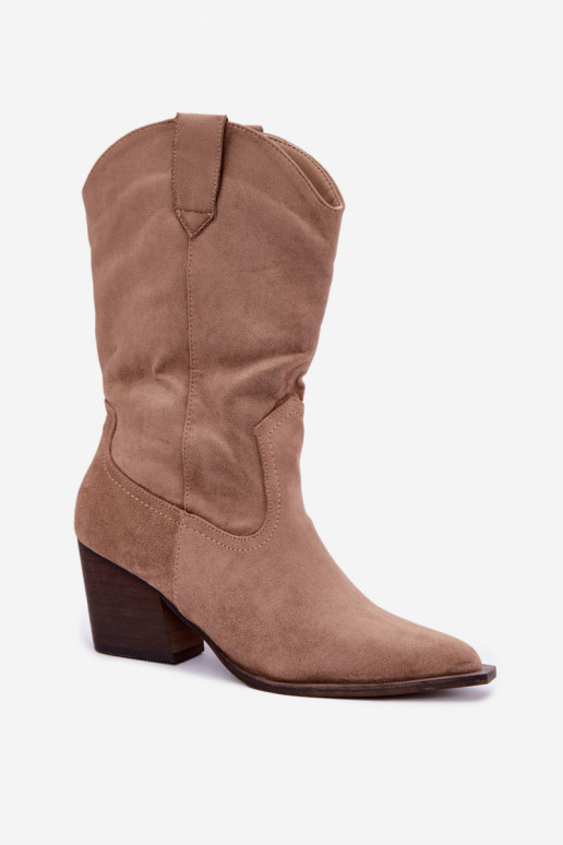 Botins de areia isolados em estilo cowboy com saltos Serenza