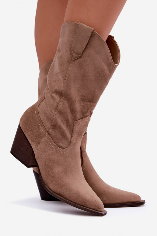 Botins de areia isolados em estilo cowboy com saltos Serenza
