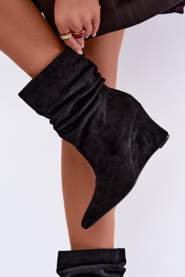 Botins pretos enrugados com plataforma Thalene