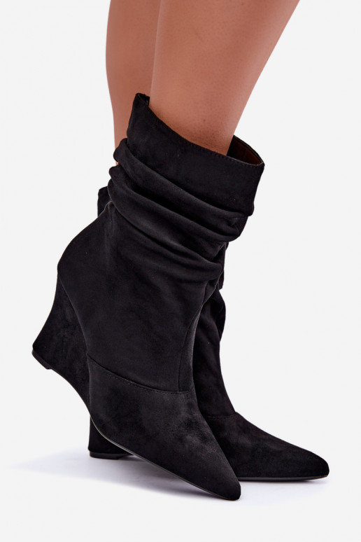 Botins pretos enrugados com plataforma Thalene
