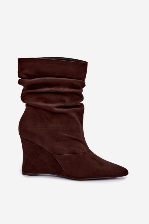 Botins castanhos enrugados com plataforma Thalene